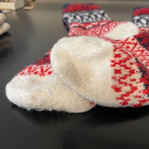 5 for $20: American Eagle Christmas crew socks - Picture 6 of 8